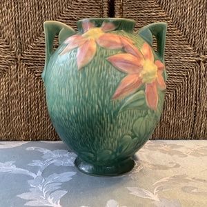 1944 Roseville Clematis Green Double Handle Vase. Excellent.